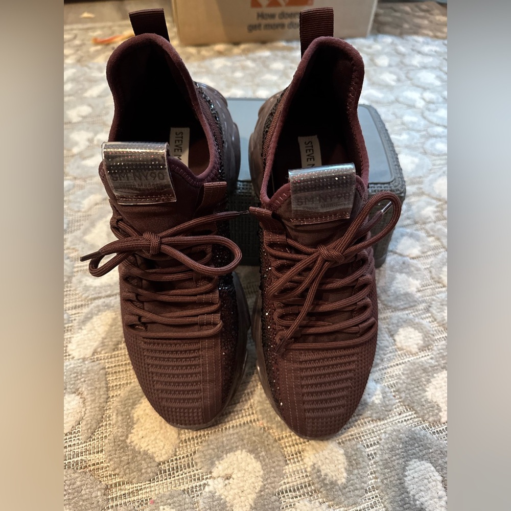 Steve Madden Dark Burgundy Sneakers with Rhinestones size 10 - Picture 5 of 7